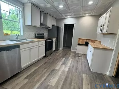 Kitchen - 18384 Wakefield Rd, Courtland, VA 23837 photo 1 of 1