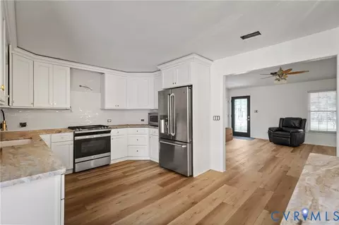 11404 Walnut Hollow Ct, Midlothian, VA 23112 photo 17