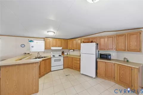 517 Crittenden Rd, Deltaville, VA 23043 photo 15