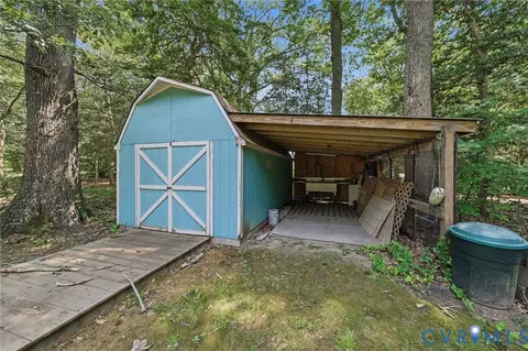 517 Crittenden Rd, Deltaville, VA 23043 photo 6