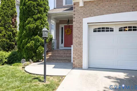 Exterior - 937 Gorham Ct, Midlothian, VA 23114 photo 2 of 8