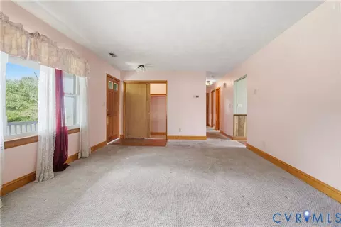 Living - 379 Piney Point Rd, Onemo, VA 23130 photo 2 of 10