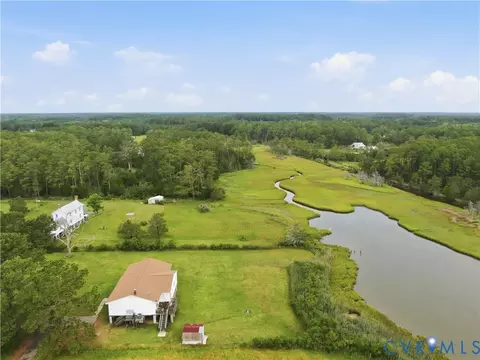 View/Area - 379 Piney Point Rd, Onemo, VA 23130 photo 4 of 12
