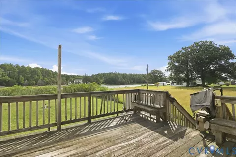 Exterior - 379 Piney Point Rd, Onemo, VA 23130 photo 2 of 6