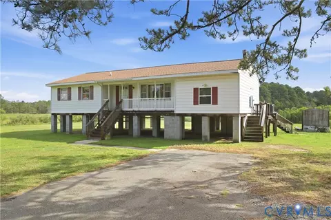 Exterior - 379 Piney Point Rd, Onemo, VA 23130 photo 1 of 6