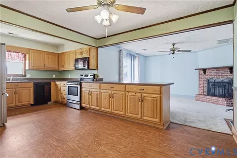 Kitchen - 379 Piney Point Rd, Onemo, VA 23130 photo 2 of 2