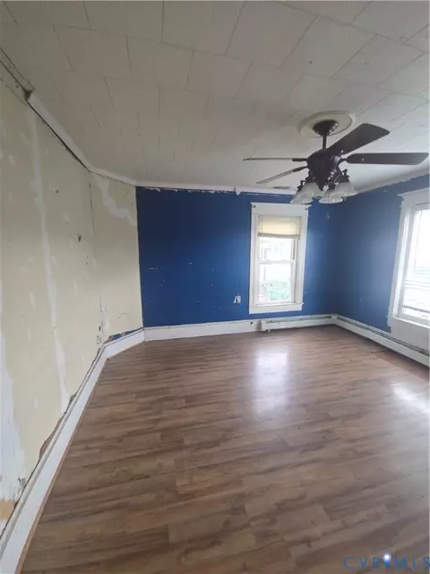 314 E Hawthorne St, Covington, VA 24426 photo 3