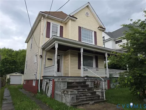 314 E Hawthorne St, Covington, VA 24426 photo 2