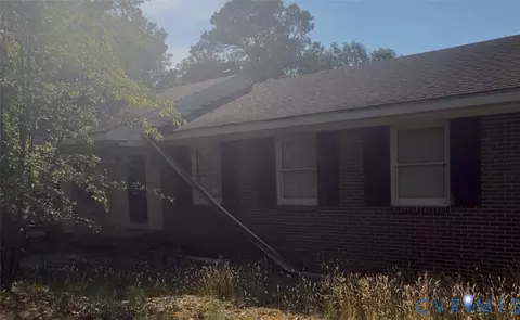 379 Mallard Dr, Hardyville, VA 23070