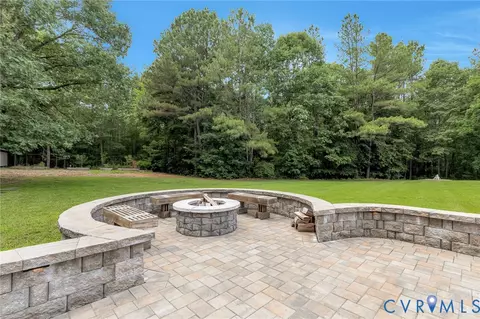 Exterior - 8452 Mount Eagle Rd, Ashland, VA 23005 photo 8 of 19