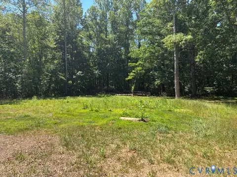 Exterior - 420 Rolling Path Rd, Louisa, VA 23093 photo 4 of 5