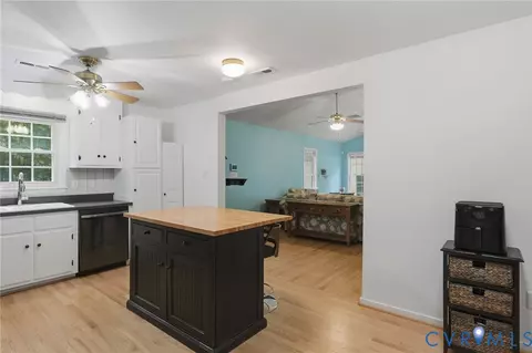 Kitchen - 13521 Bailey Bridge Rd, Midlothian, VA 23112 photo 1 of 3