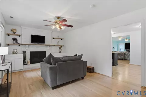 Living - 13521 Bailey Bridge Rd, Midlothian, VA 23112 photo 2 of 4