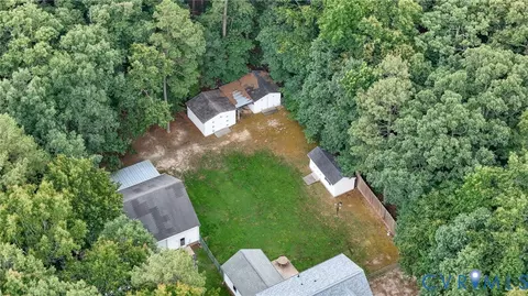 Exterior - 13521 Bailey Bridge Rd, Midlothian, VA 23112 photo 13 of 15