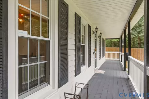 Exterior - 13521 Bailey Bridge Rd, Midlothian, VA 23112 photo 4 of 15