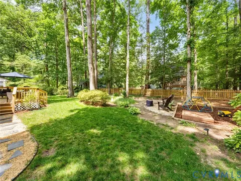 Exterior - 3307 Fox Chase Dr, Midlothian, VA 23112 photo 8 of 10