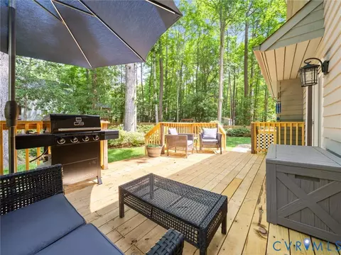 Exterior - 3307 Fox Chase Dr, Midlothian, VA 23112 photo 4 of 10