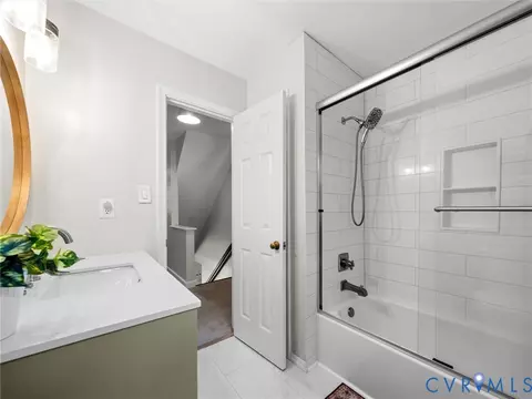 Bath - 3307 Fox Chase Dr, Midlothian, VA 23112 photo 3 of 4