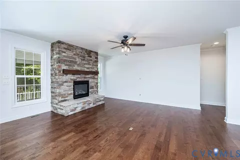 Living - 6100 Pointer Run Dr, Chesterfield, VA 23838 photo 3 of 4