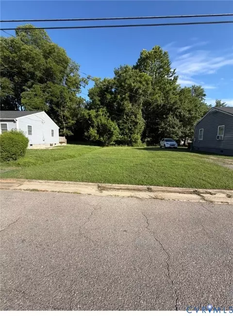 818 Cameron St, Petersburg, VA 23803