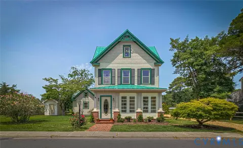 618 Main St, Reedville, VA 22539