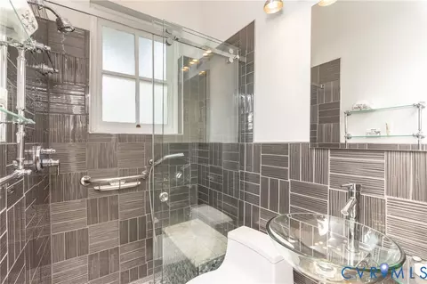 Bath - 3135 Floyd Ave, Richmond, VA 23221 photo 1 of 6