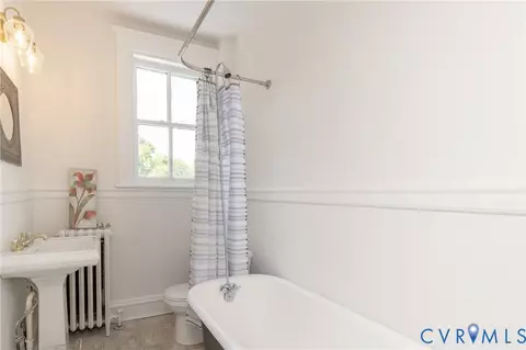 Bath - 3135 Floyd Ave, Richmond, VA 23221 photo 4 of 6