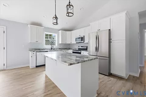 Kitchen - 12853 White Oak Rd, Dewitt, VA 23840 photo 2 of 5