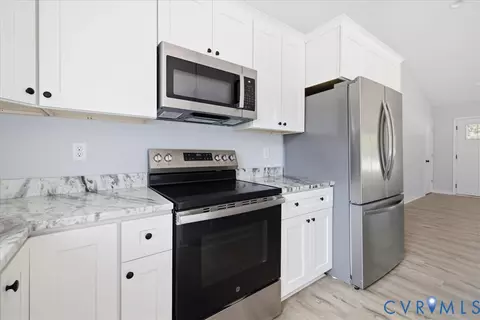Kitchen - 12853 White Oak Rd, Dewitt, VA 23840 photo 5 of 5