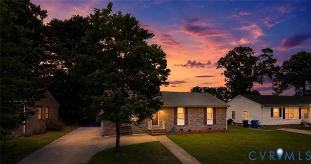 912 Williamsburg Rd, Colonial Heights, VA 23834