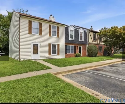 222 Knightsmanor Ct, Richmond, VA 23227