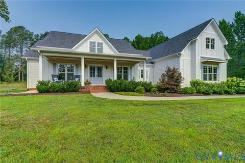 1769 Fishers Pond Dr, Maidens, VA 23102