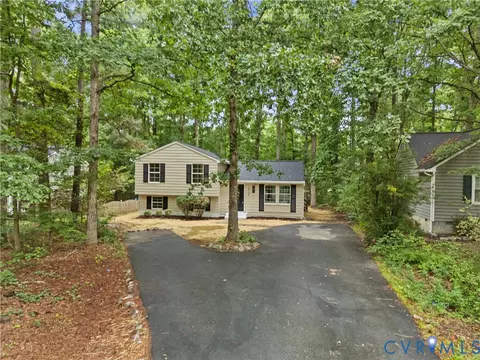 13702 Carriage Creek Pl, Midlothian, VA 23112