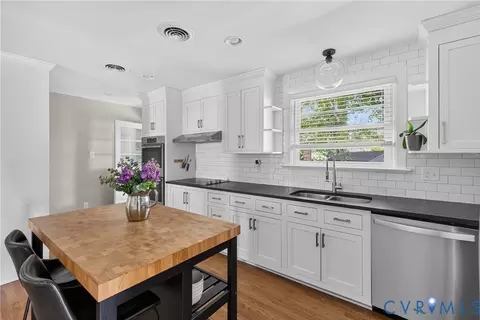 Kitchen - 7724 Turf Ln, Richmond, VA 23225 photo 2 of 5
