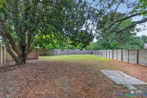 Exterior - 7724 Turf Ln, Richmond, VA 23225 photo 6 of 8
