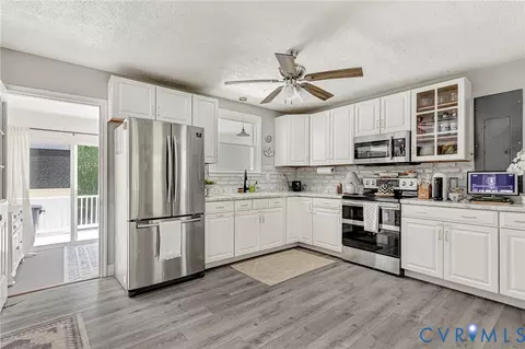 Kitchen - 348 Forest Ln, King William, VA 23086 photo 2 of 3