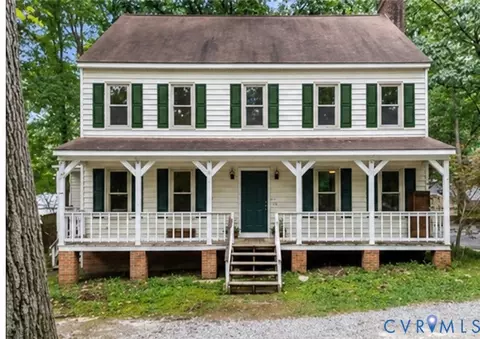 720 Dove Path Ln, Colonial Heights, VA 23834