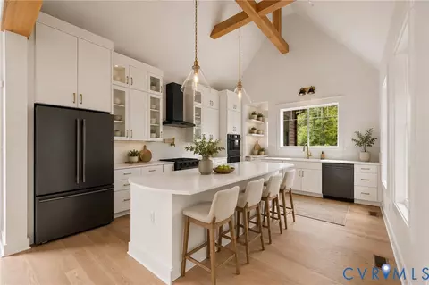 Kitchen - 15212 Barford Dr, Midlothian, VA 23112 photo 6 of 6