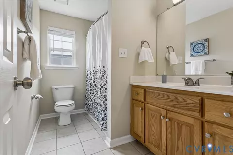 Bath - 21 St Johns Dr, Hampton, VA 23666 photo 2 of 4