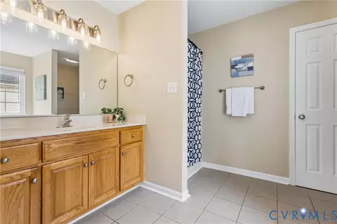 Bath - 21 St Johns Dr, Hampton, VA 23666 photo 3 of 4