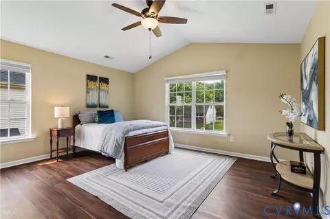 Bedroom - 21 St Johns Dr, Hampton, VA 23666 photo 4 of 6
