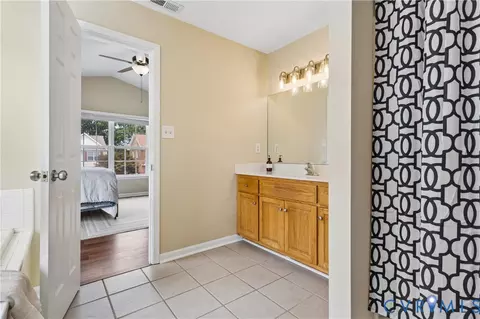 Bath - 21 St Johns Dr, Hampton, VA 23666 photo 4 of 4