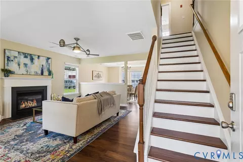 Entry Way - 21 St Johns Dr, Hampton, VA 23666 photo 1 of 4