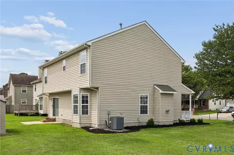 Exterior - 21 St Johns Dr, Hampton, VA 23666 photo 2 of 4
