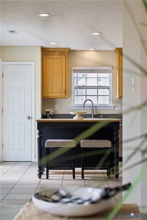 Kitchen - 21 St Johns Dr, Hampton, VA 23666 photo 8 of 8