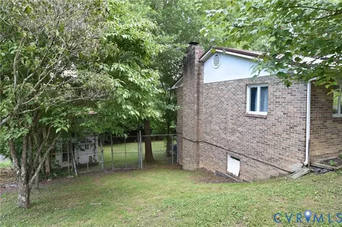 Exterior - 642 Star St, Pounding Mill, VA 24637 photo 4 of 6