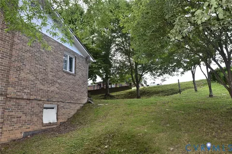 Exterior - 642 Star St, Pounding Mill, VA 24637 photo 3 of 6