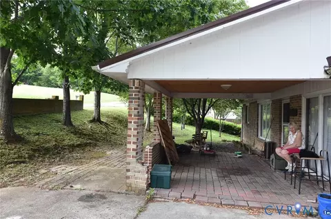 Exterior - 642 Star St, Pounding Mill, VA 24637 photo 2 of 6