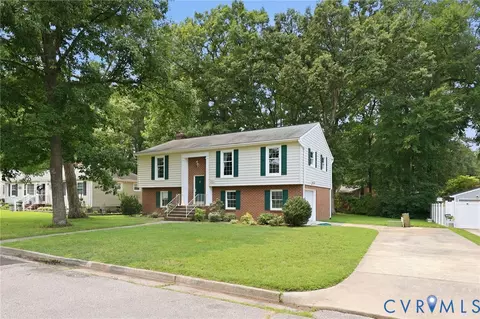 121 Huntington Rd, Colonial Heights, VA 23834