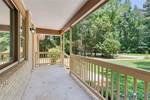 Exterior - 2810 Sutherland Rd, Sutherland, VA 23885 photo 3 of 10